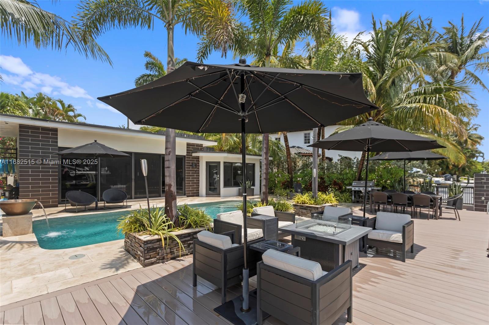 RIO VISTA ISLES - Residential