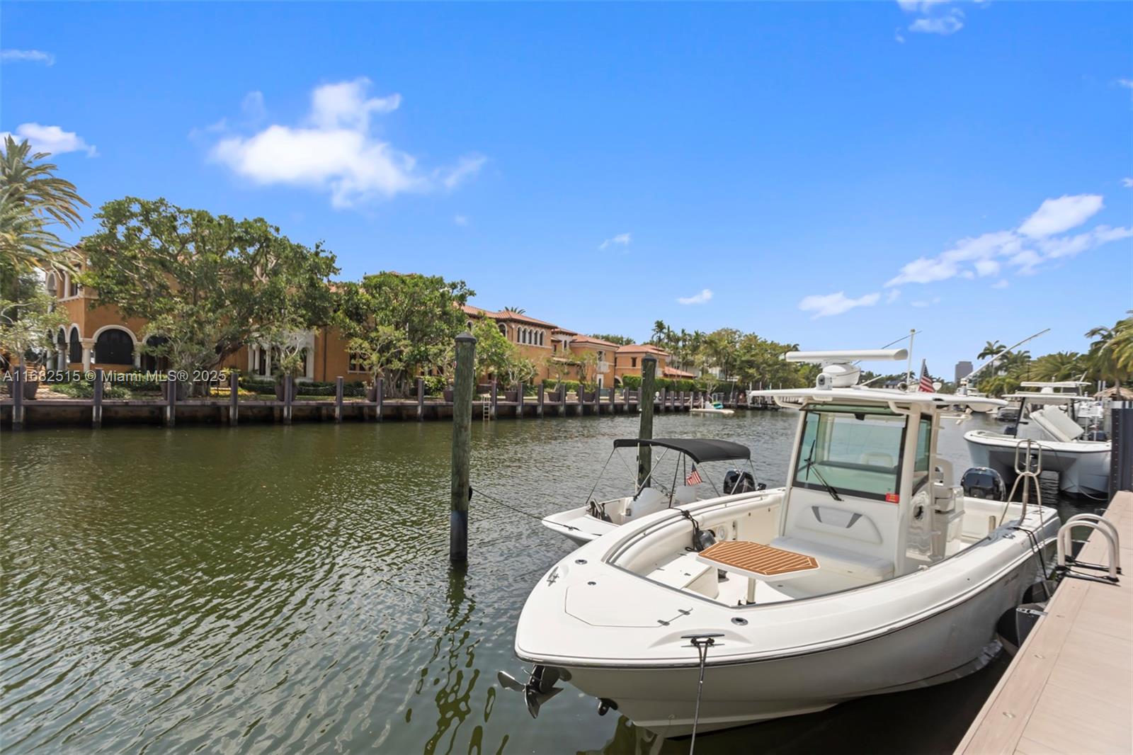 RIO VISTA ISLES - Residential