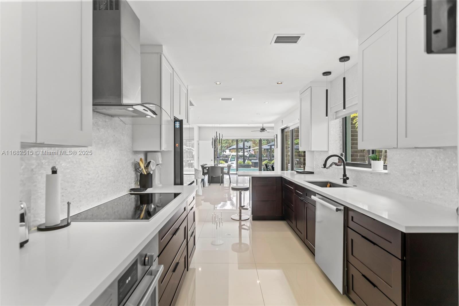 RIO VISTA ISLES - Residential