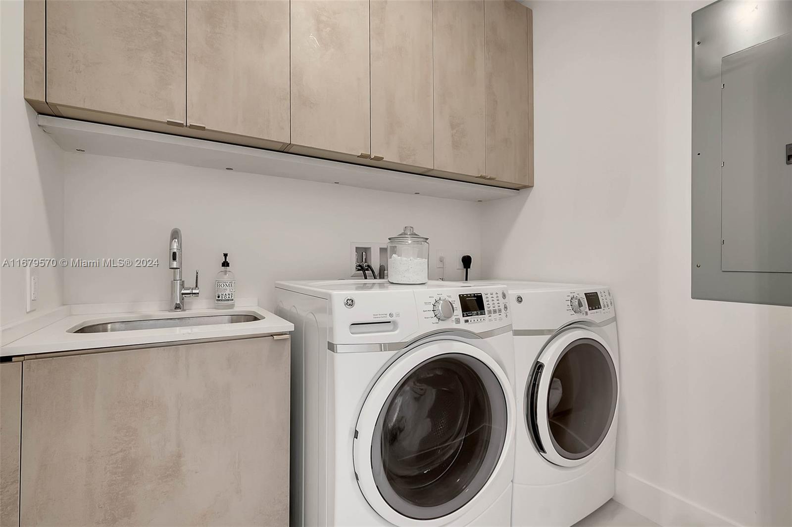 CORAL GABLES COUNTRY CLUB - Residential