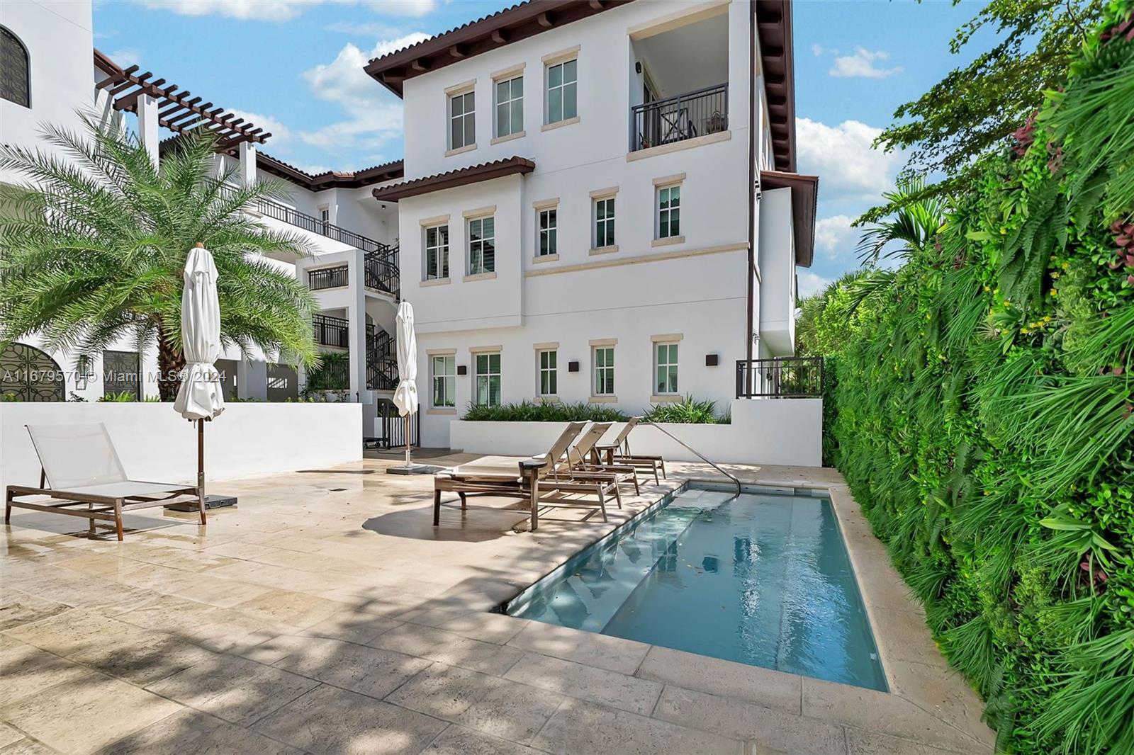 CORAL GABLES COUNTRY CLUB - Residential