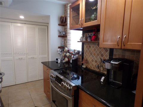 Tiny photo for 3010 Marcos Dr #R314, Aventura, FL 33160 (MLS # A12027729)
