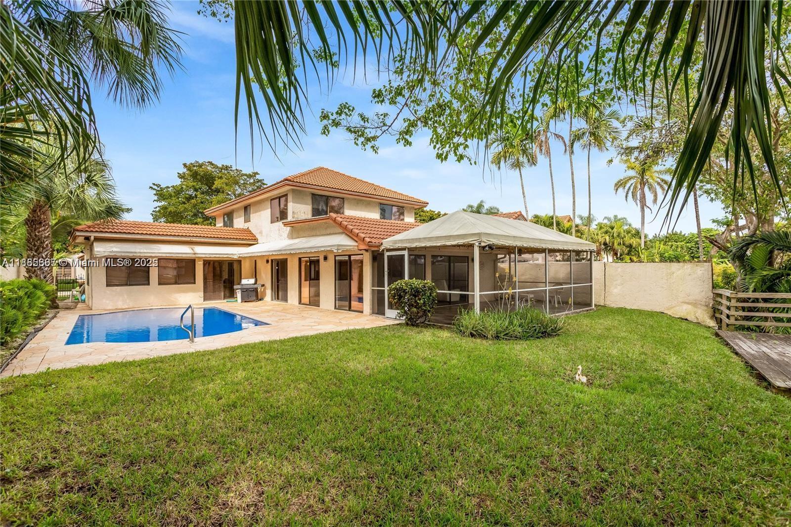 VILLAGES OF HILLSBORO - Residential Lease