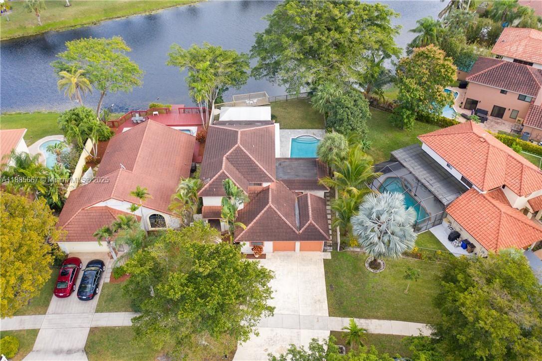 VILLAGES OF HILLSBORO - Residential Lease