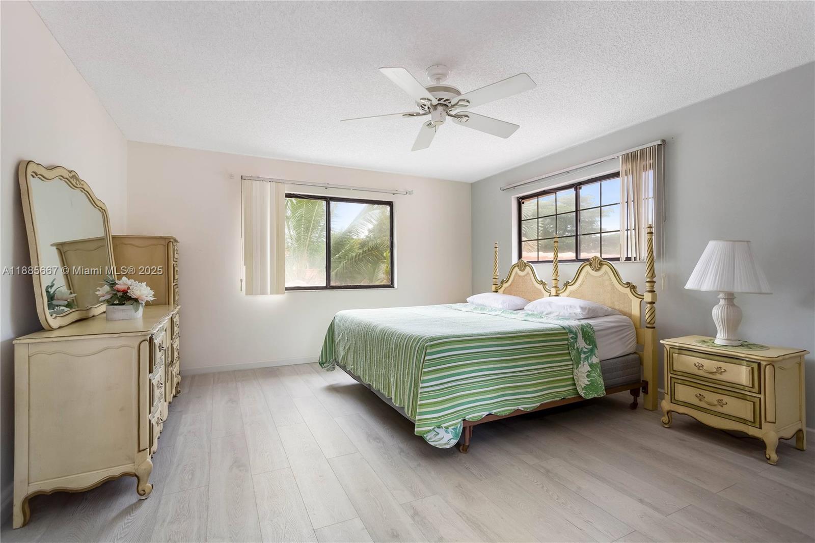 VILLAGES OF HILLSBORO - Residential Lease