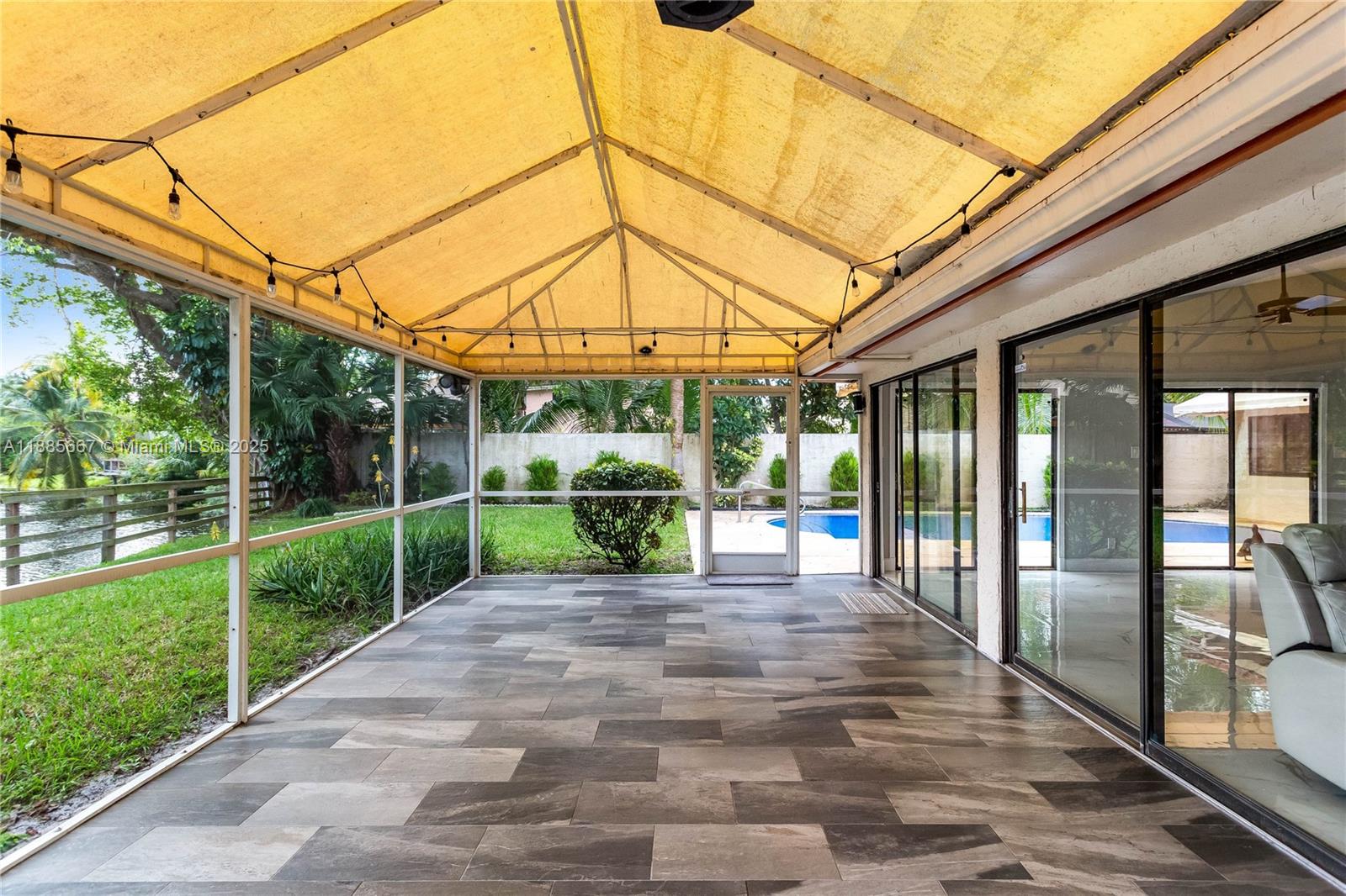 VILLAGES OF HILLSBORO - Residential Lease