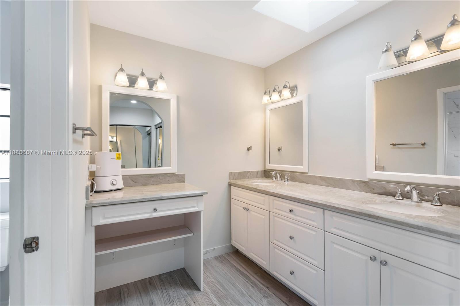 VILLAGES OF HILLSBORO - Residential Lease