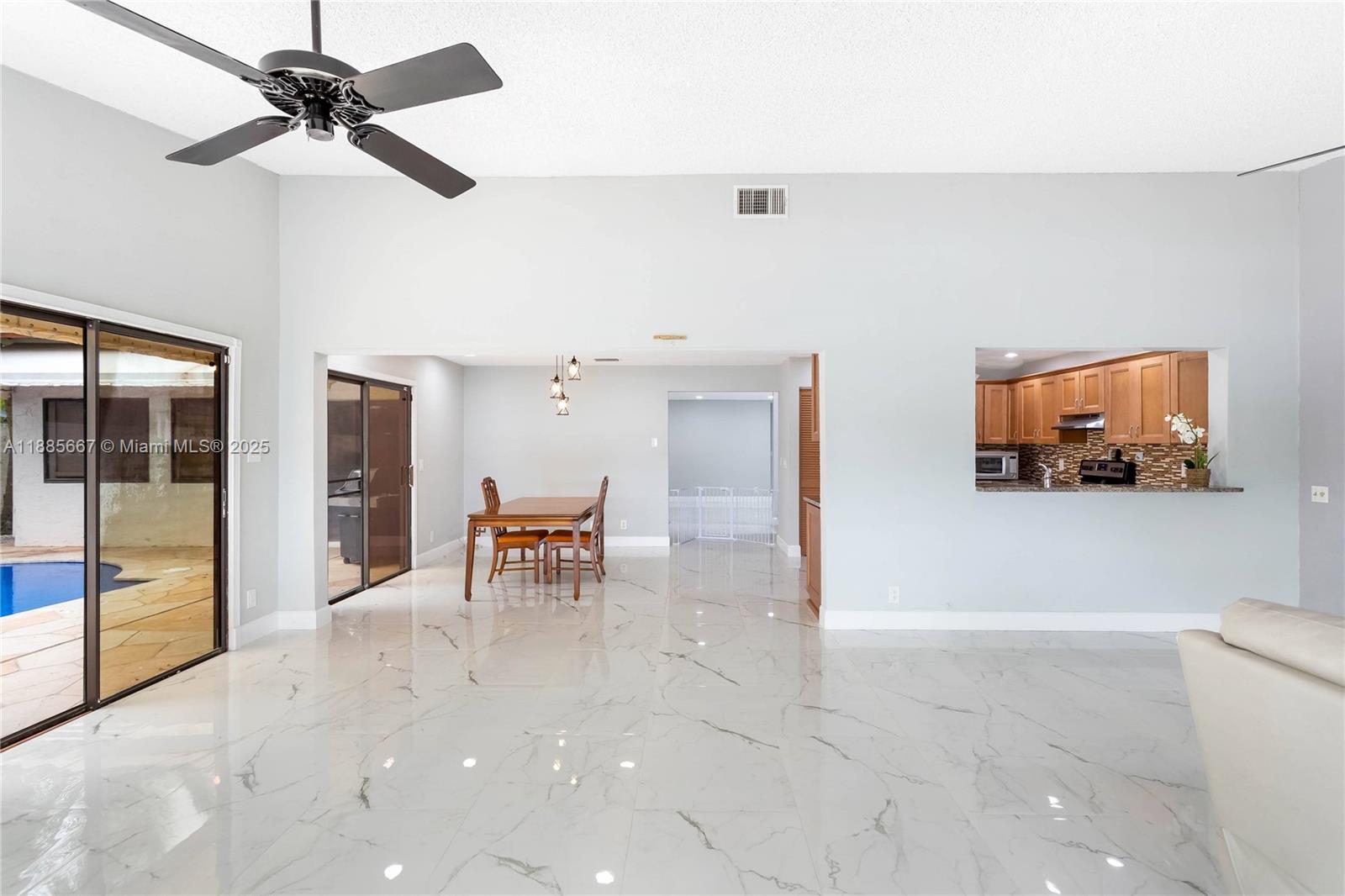 VILLAGES OF HILLSBORO - Residential Lease