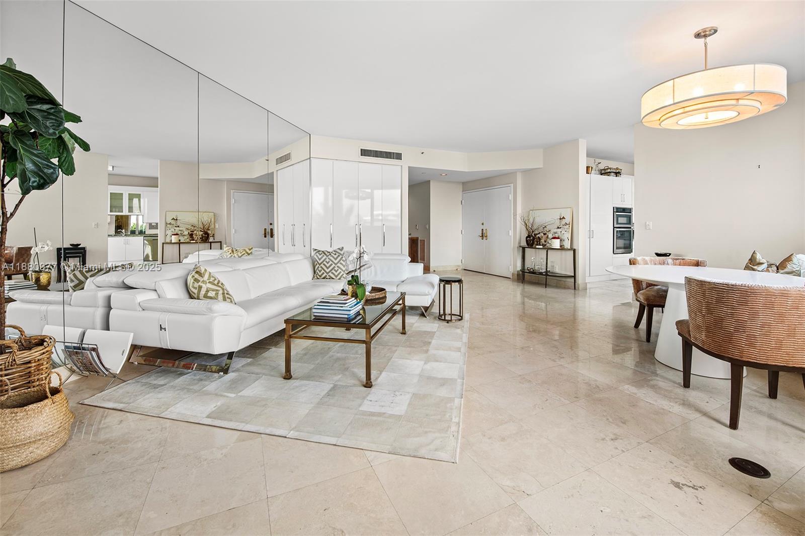 300 S Pointe Dr 504