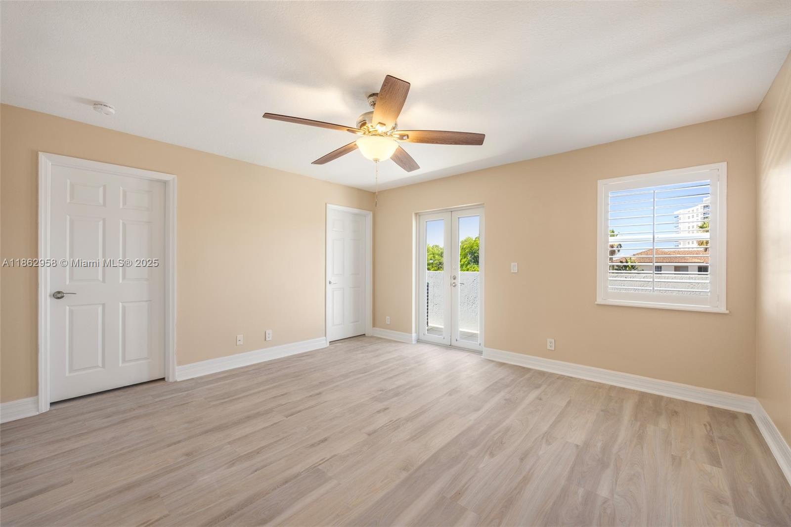 HILLSBORO SHORES - Residential