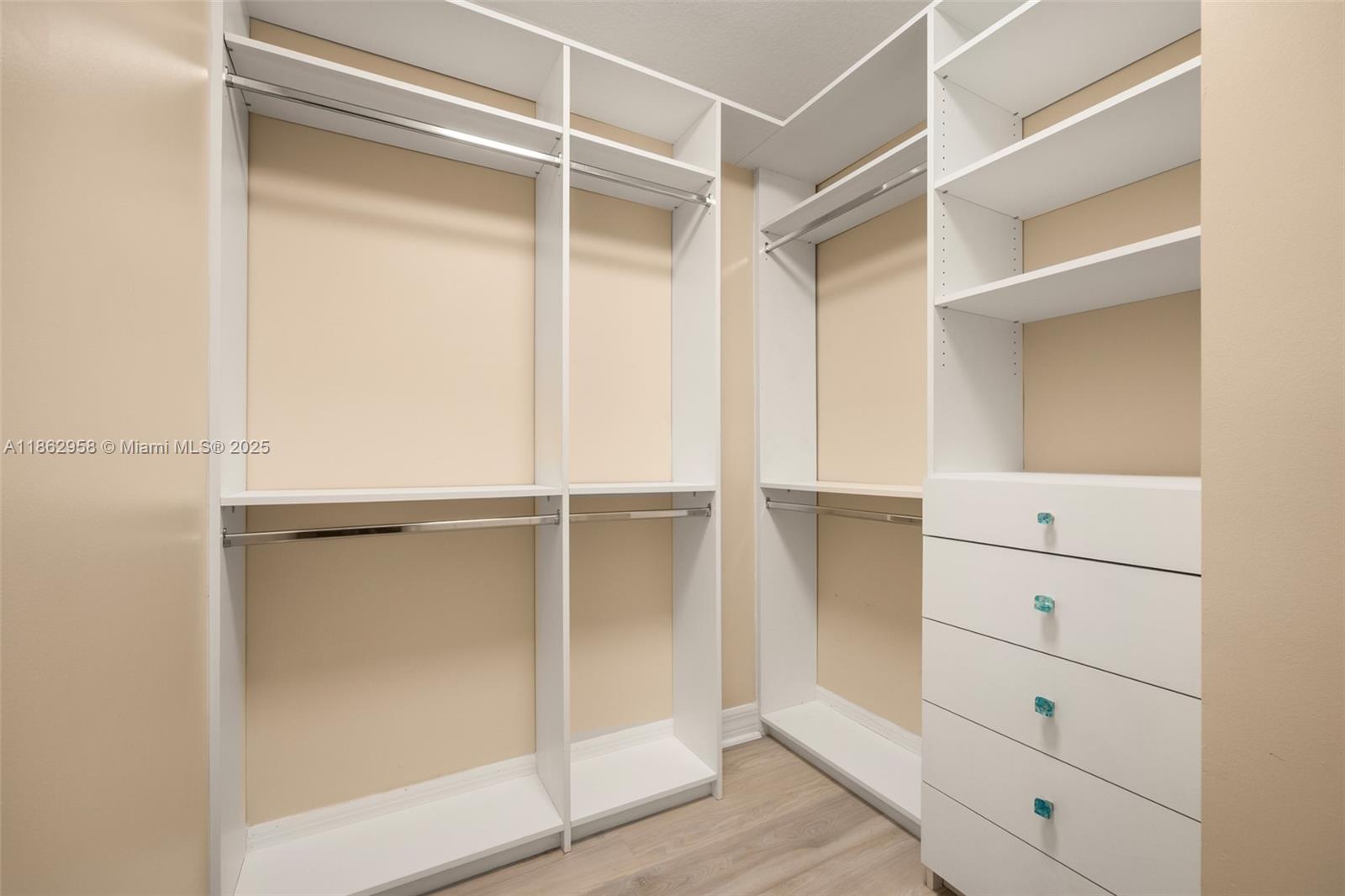 HILLSBORO SHORES - Residential