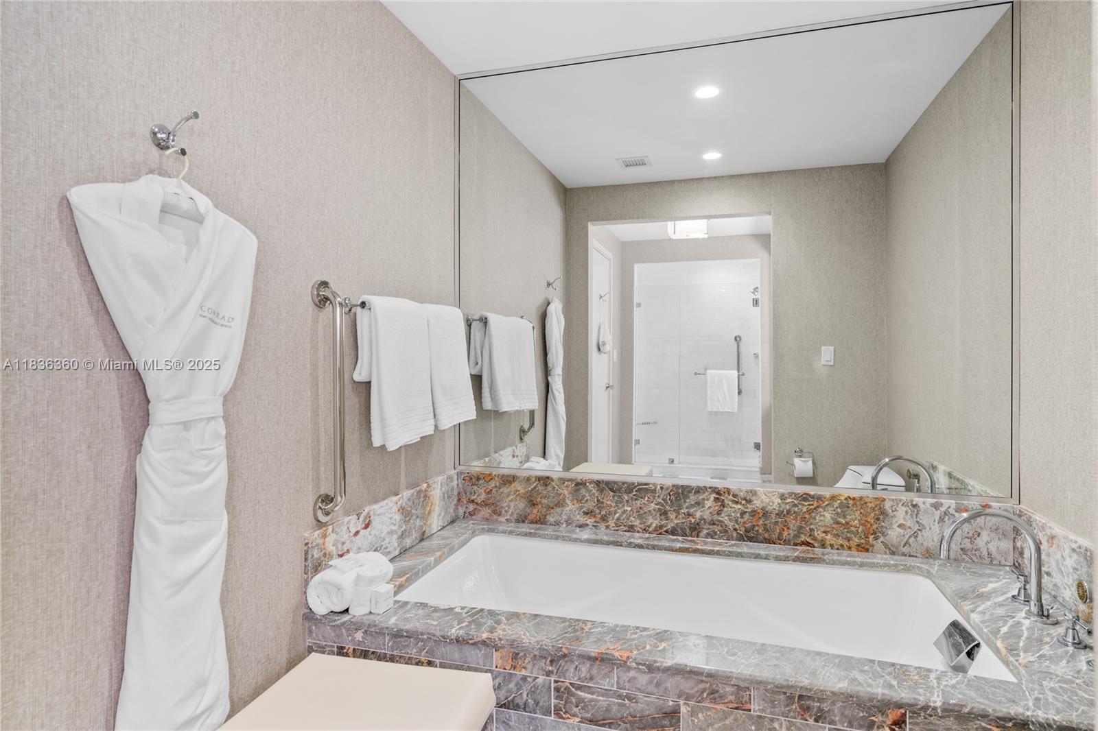 551 FLB CONDOMINIUM RESID - Residential