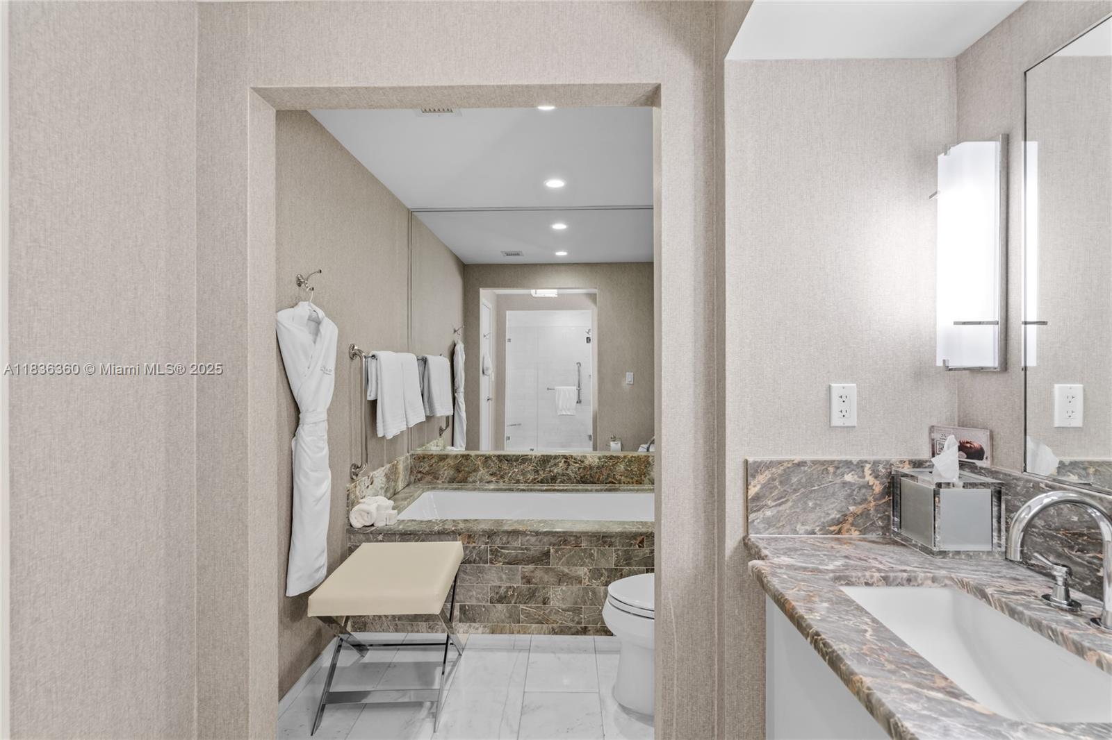 551 FLB CONDOMINIUM RESID - Residential