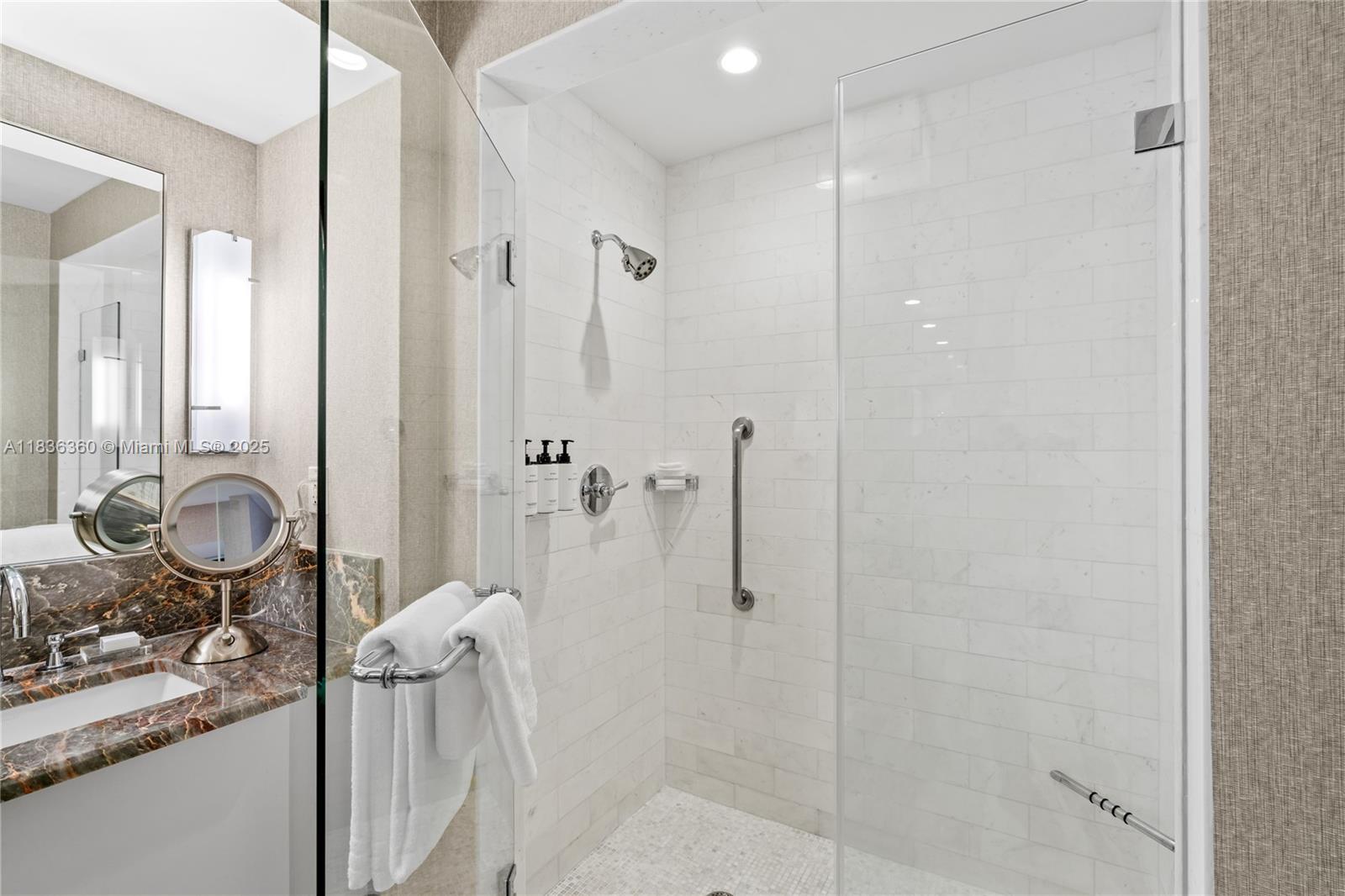 551 FLB CONDOMINIUM RESID - Residential