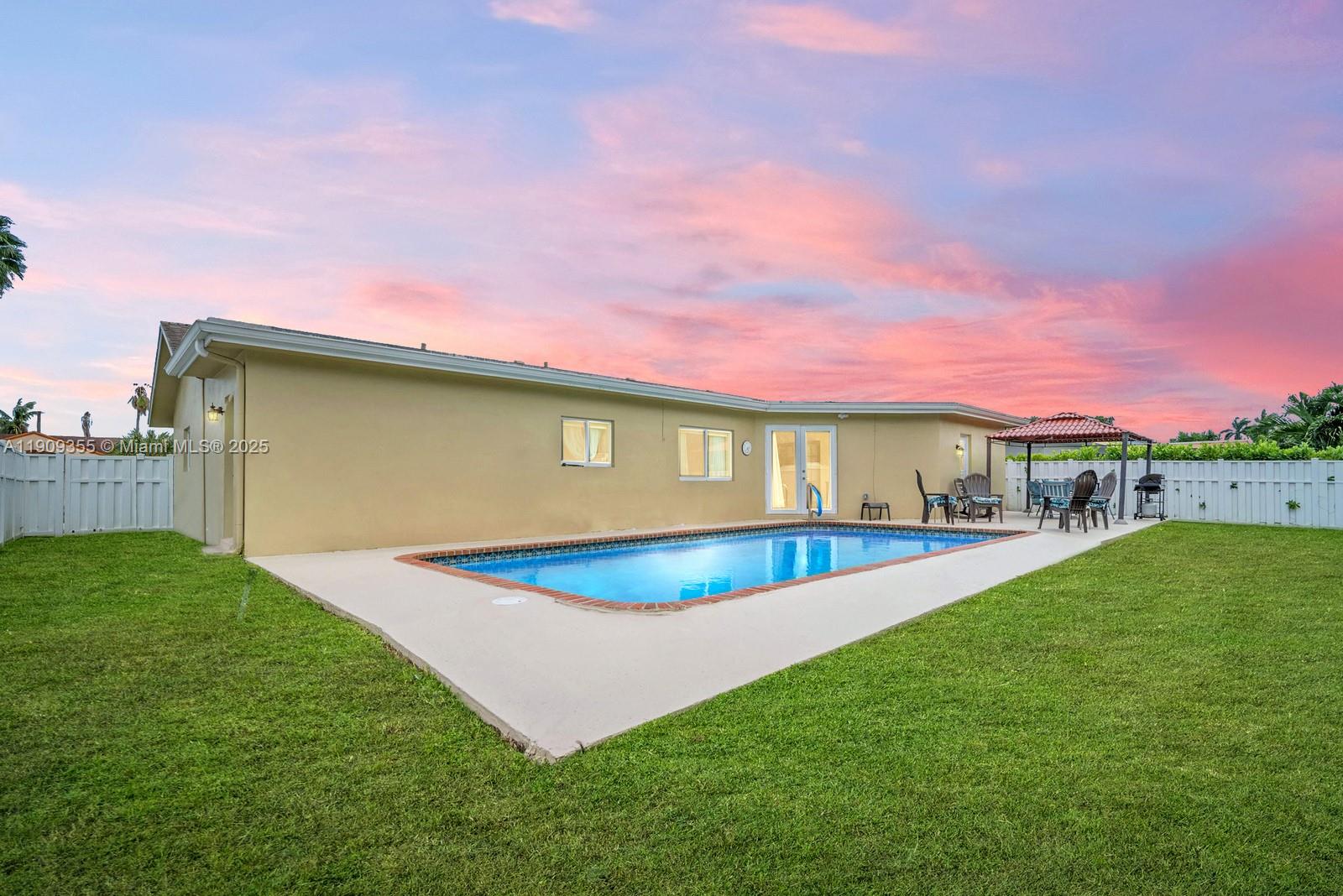 NEW ORLEANS LAKESITES - Residential