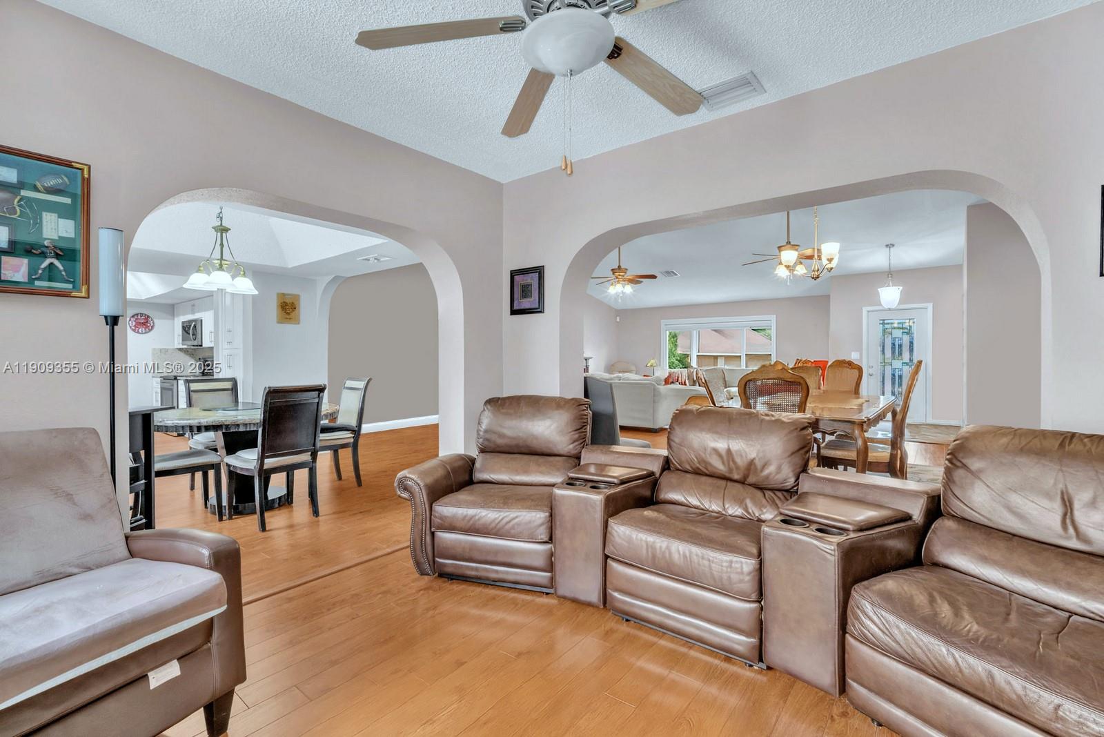 NEW ORLEANS LAKESITES - Residential