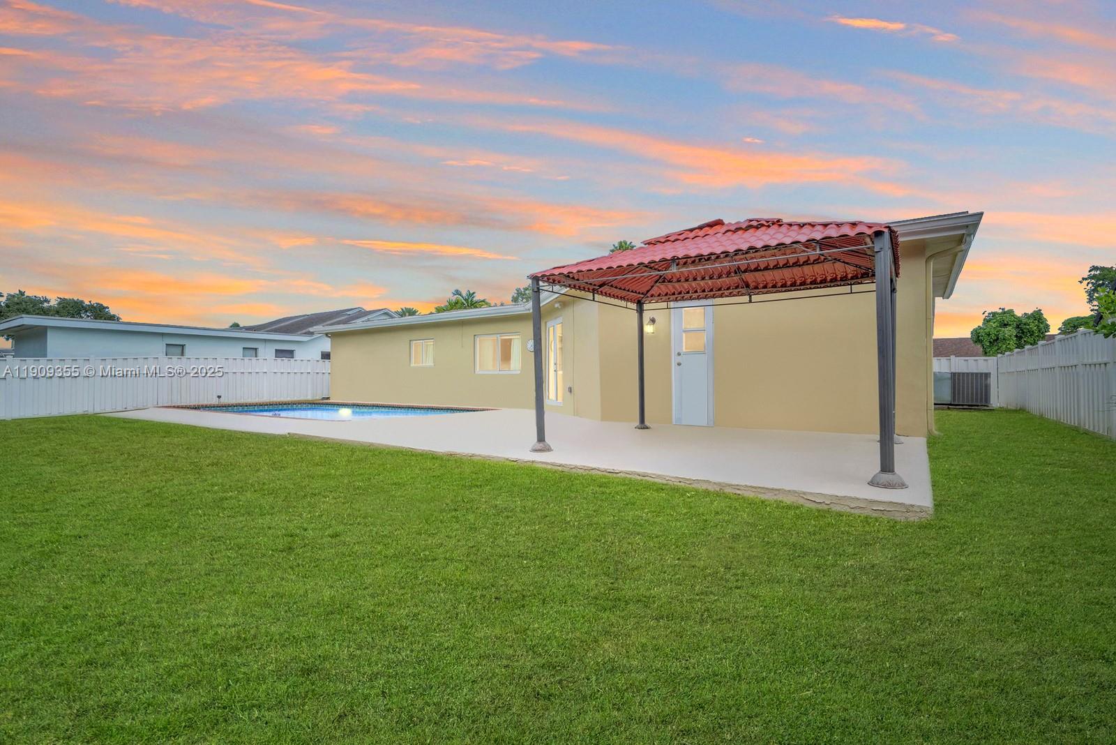 NEW ORLEANS LAKESITES - Residential