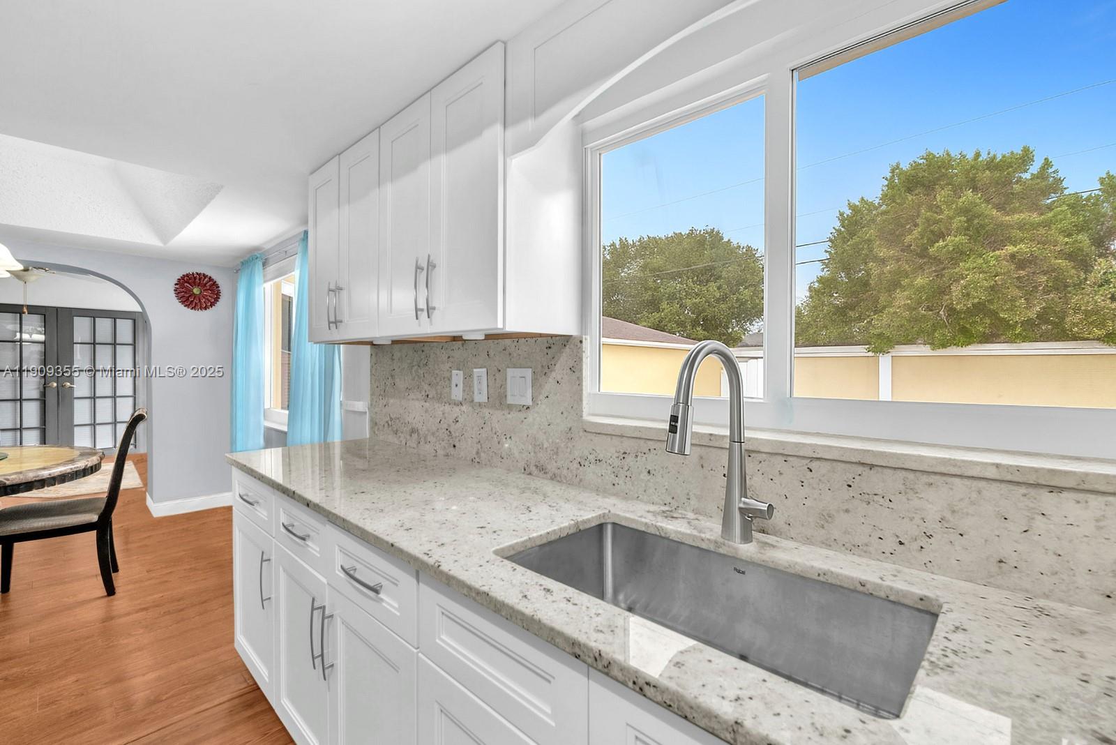 NEW ORLEANS LAKESITES - Residential