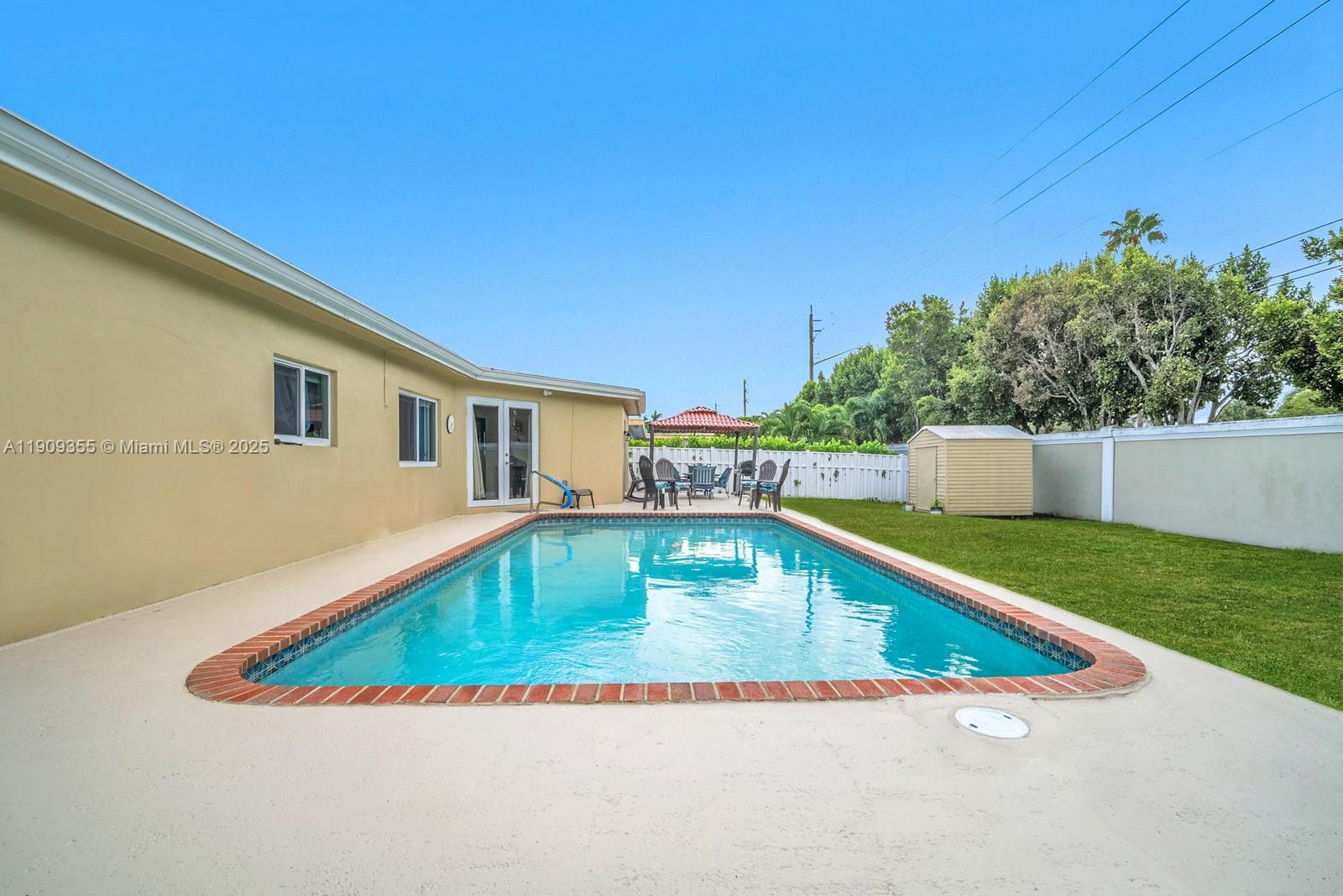 NEW ORLEANS LAKESITES - Residential