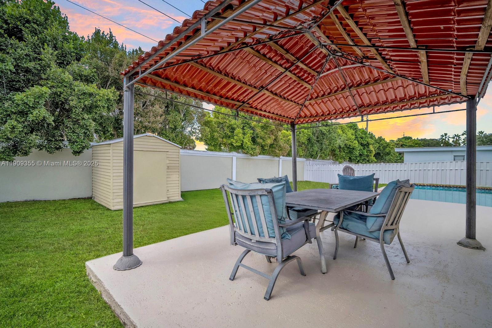 NEW ORLEANS LAKESITES - Residential