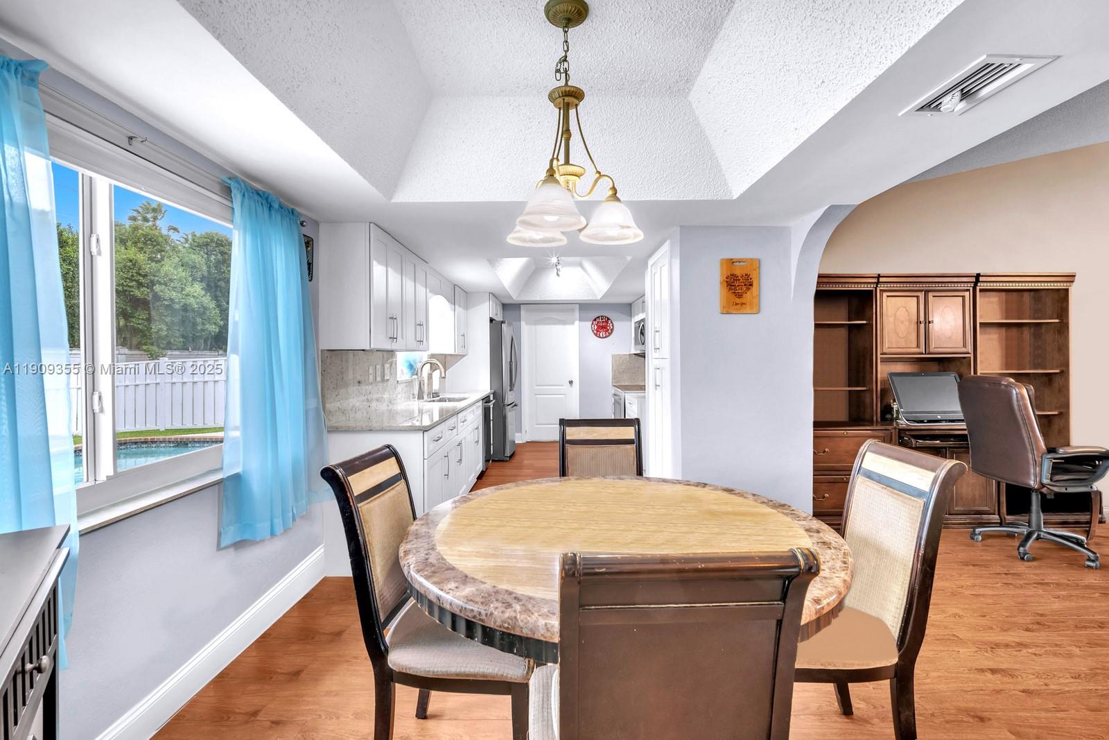 NEW ORLEANS LAKESITES - Residential