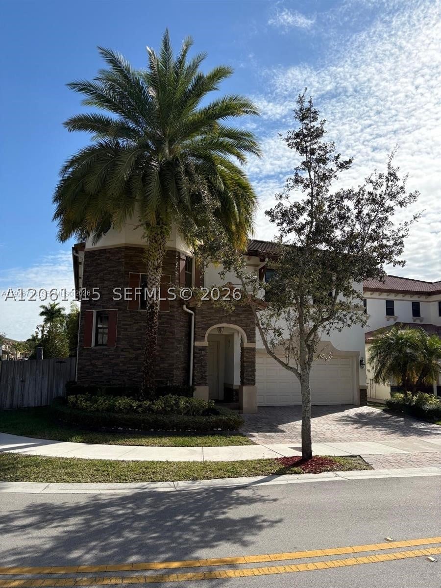 8925 NW 99th Ct