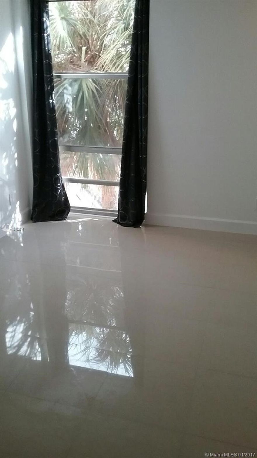 REMODELED. ONE BLOCK FROM THE BEACH, PARK, SHOPPING, RESTAURANTS & MORE. A RATED SCHOOL IN HEART OF SUNNY ISLES BEACH. RENT INCLUDES BASIC CABLE. TENAT PAYS FOR CONDO APPLICATION/SCREENING/DEPOSIT.  OWNER AGENT.  *****  MOVE IN NEGOTIABLE ****