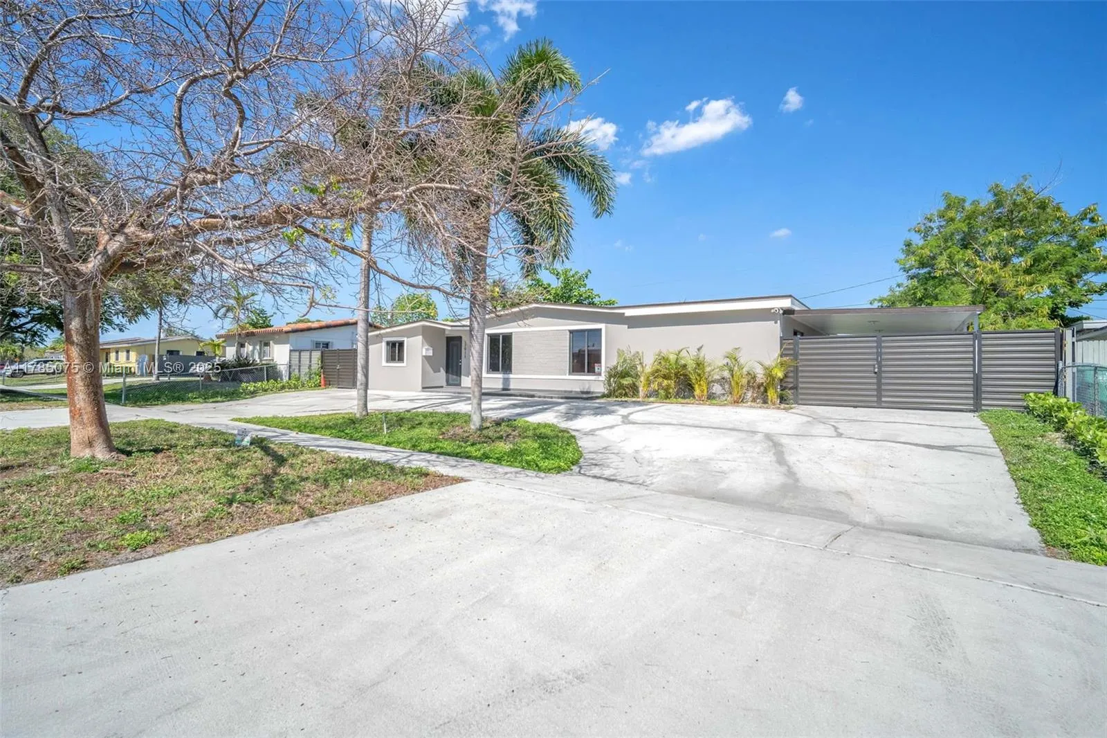 Hialeah, Florida 33015, United States, 4 Bedrooms Bedrooms, ,2 BathroomsBathrooms,Residential,Active,110619