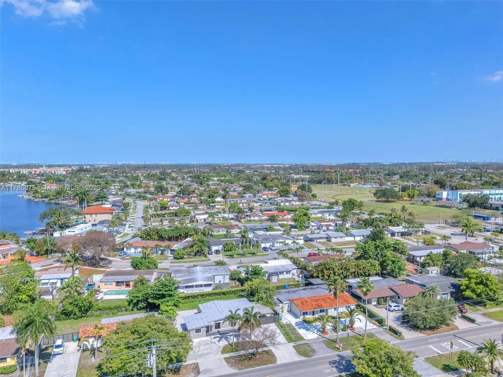 Hialeah, Florida 33015, United States, 4 Bedrooms Bedrooms, ,2 BathroomsBathrooms,Residential,Active,110619