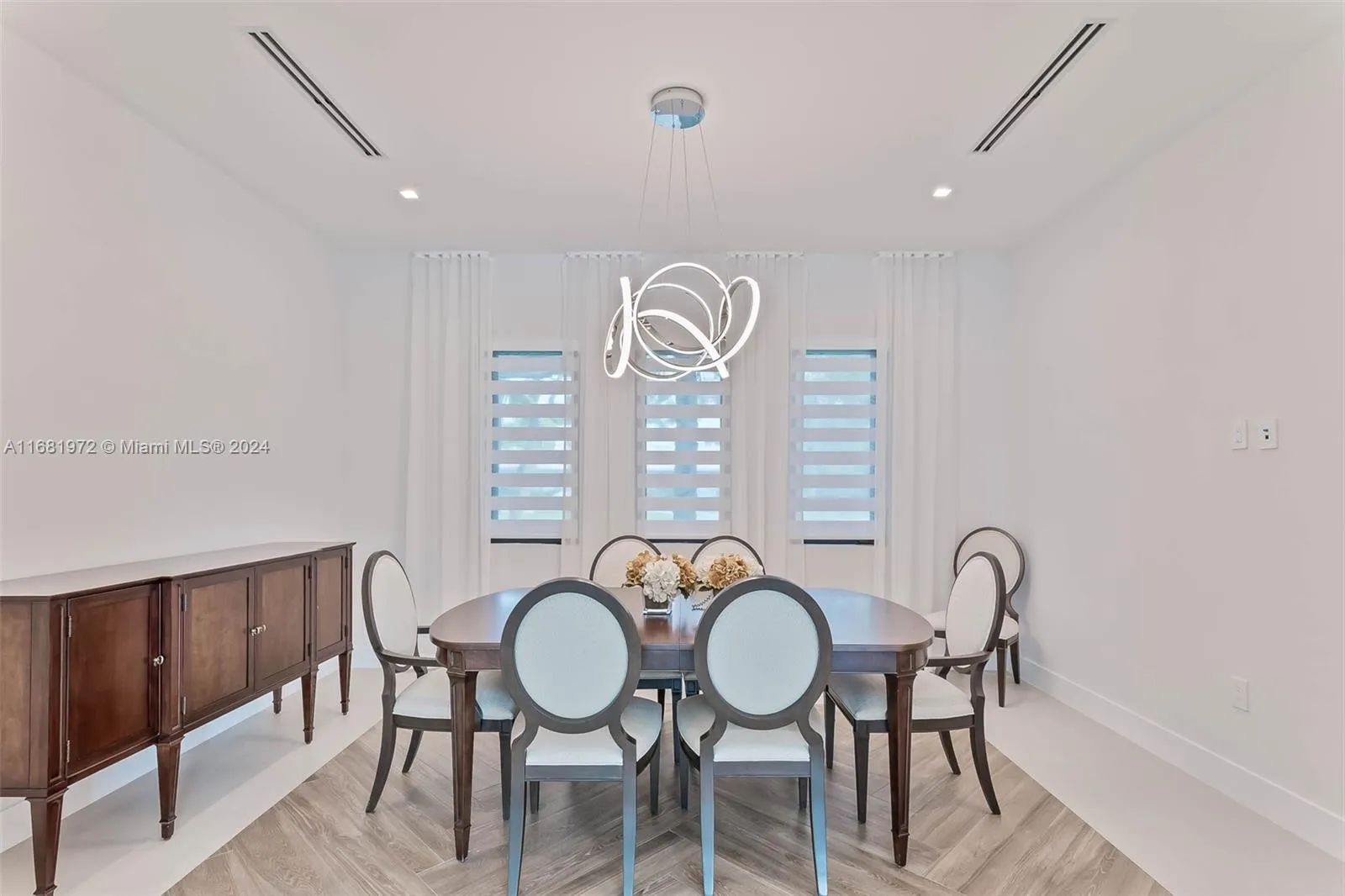 Pinecrest, Florida 33156, United States, 4 Bedrooms Bedrooms, ,5 BathroomsBathrooms,Residential,Active,37011