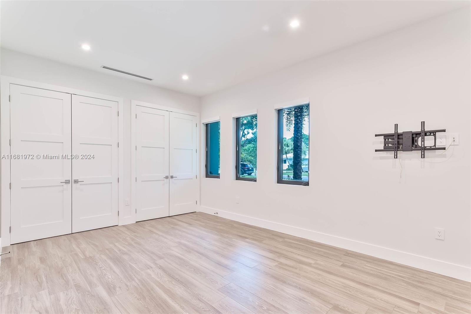 PINEVISTA ESTS - Residential
