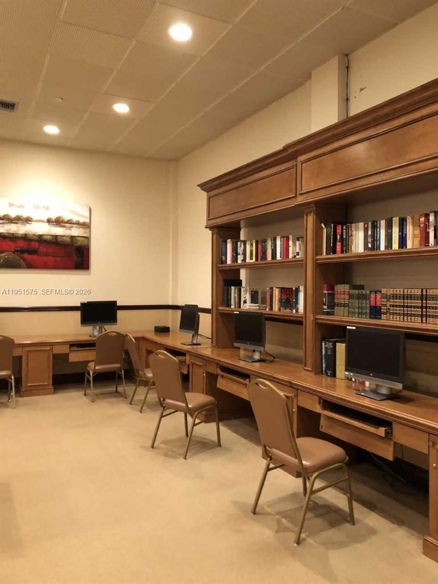 SOUTHAMPTON CONDOMINIUM I - Residential