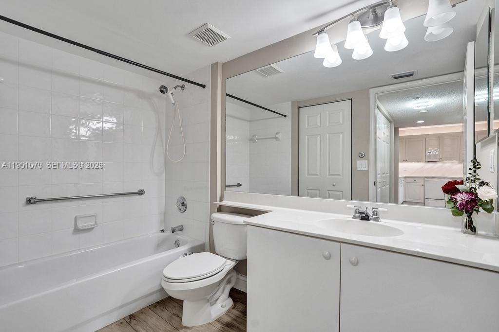 SOUTHAMPTON CONDOMINIUM I - Residential