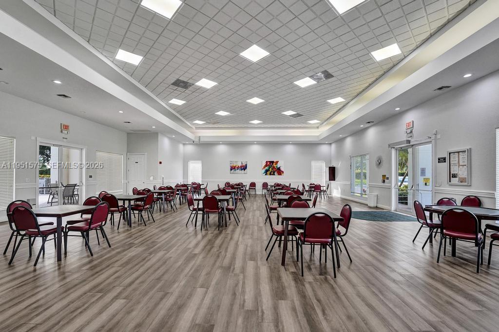 SOUTHAMPTON CONDOMINIUM I - Residential