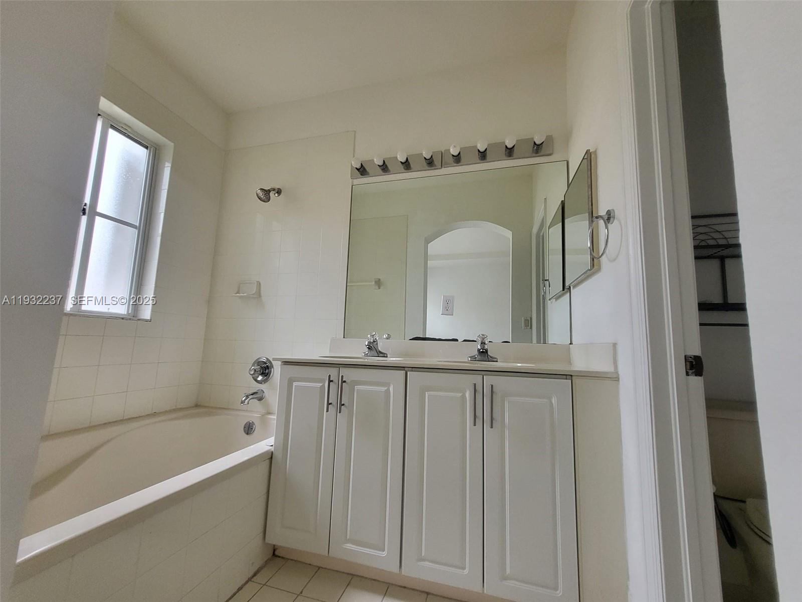 LEEWARD AT ISLANDS AT DOR - Residential Lease