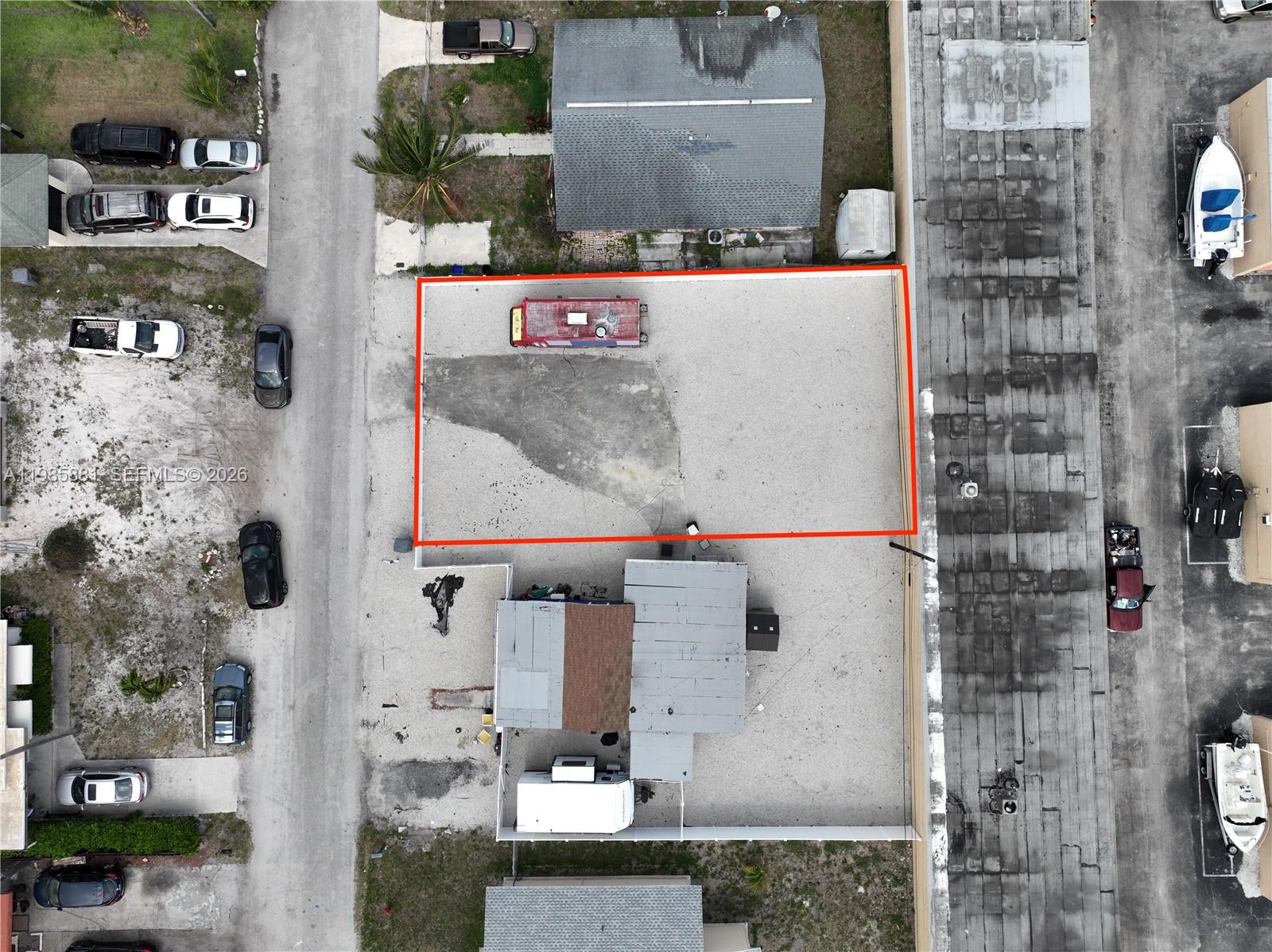 TROPICAL TERRACE - Land