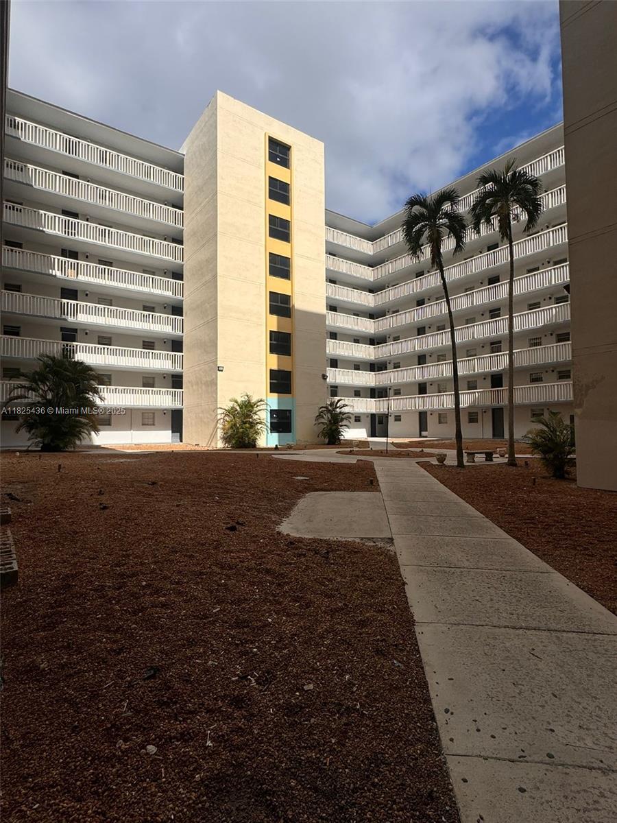 15600 NW 7th Ave 205