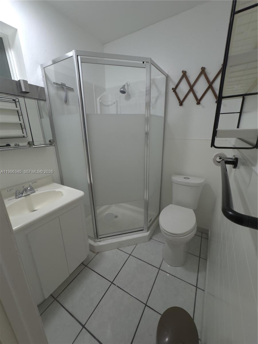 JEWEL ESTS - Residential Lease