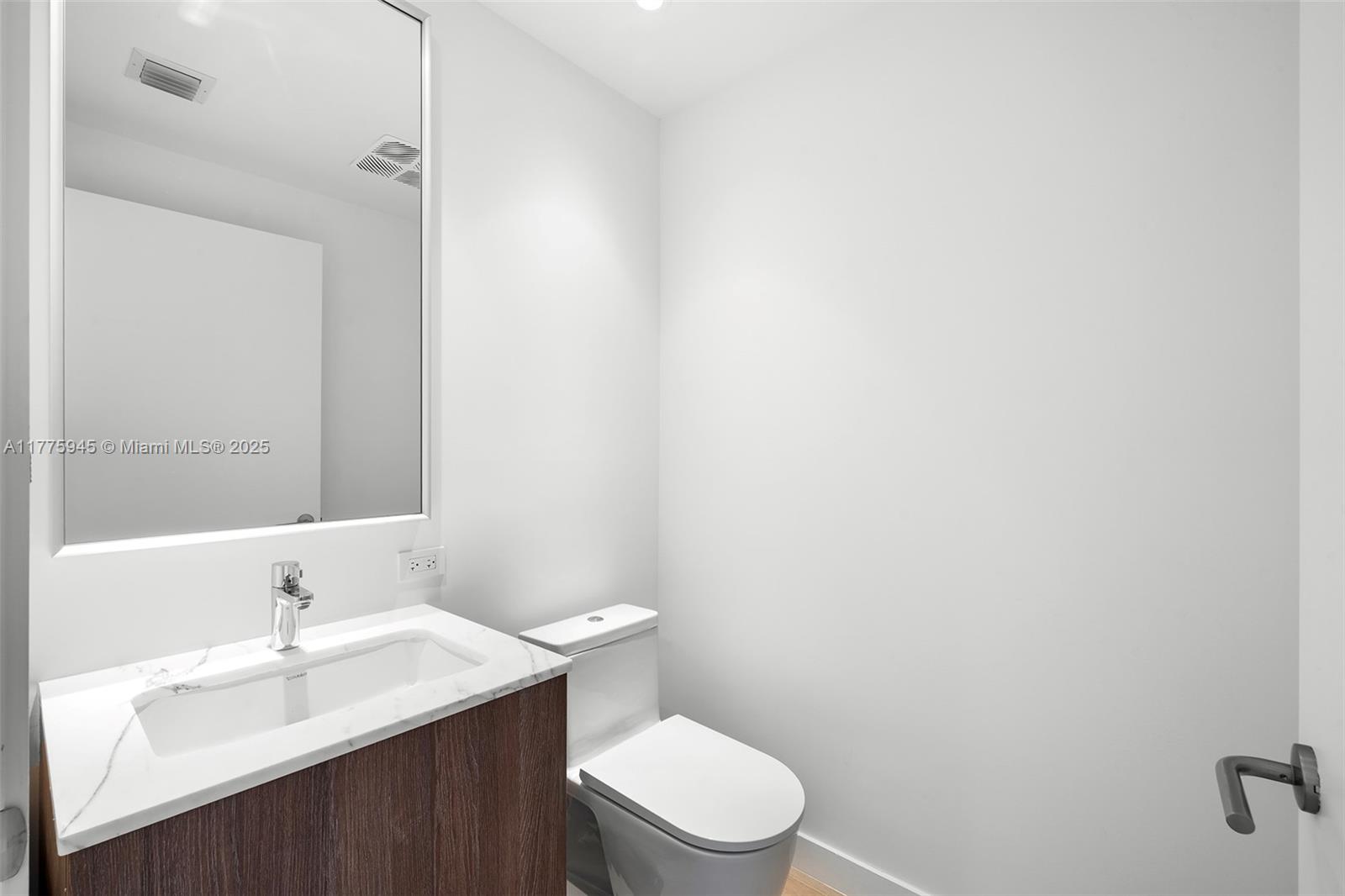 FIVE PARK - Residential Lease