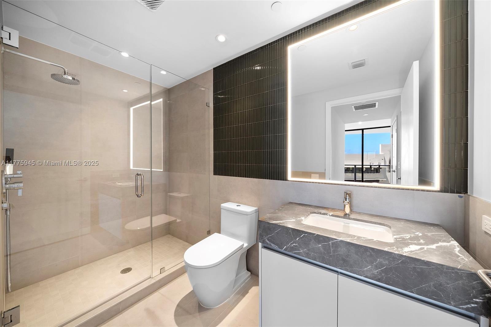 FIVE PARK - Residential Lease