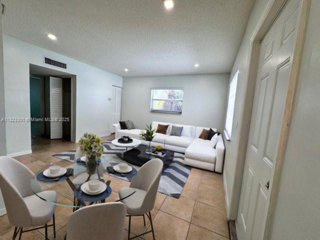 Photo of 1470 N Dixie Hwy #24, Fort Lauderdale, FL 33304 (MLS # A11823301)