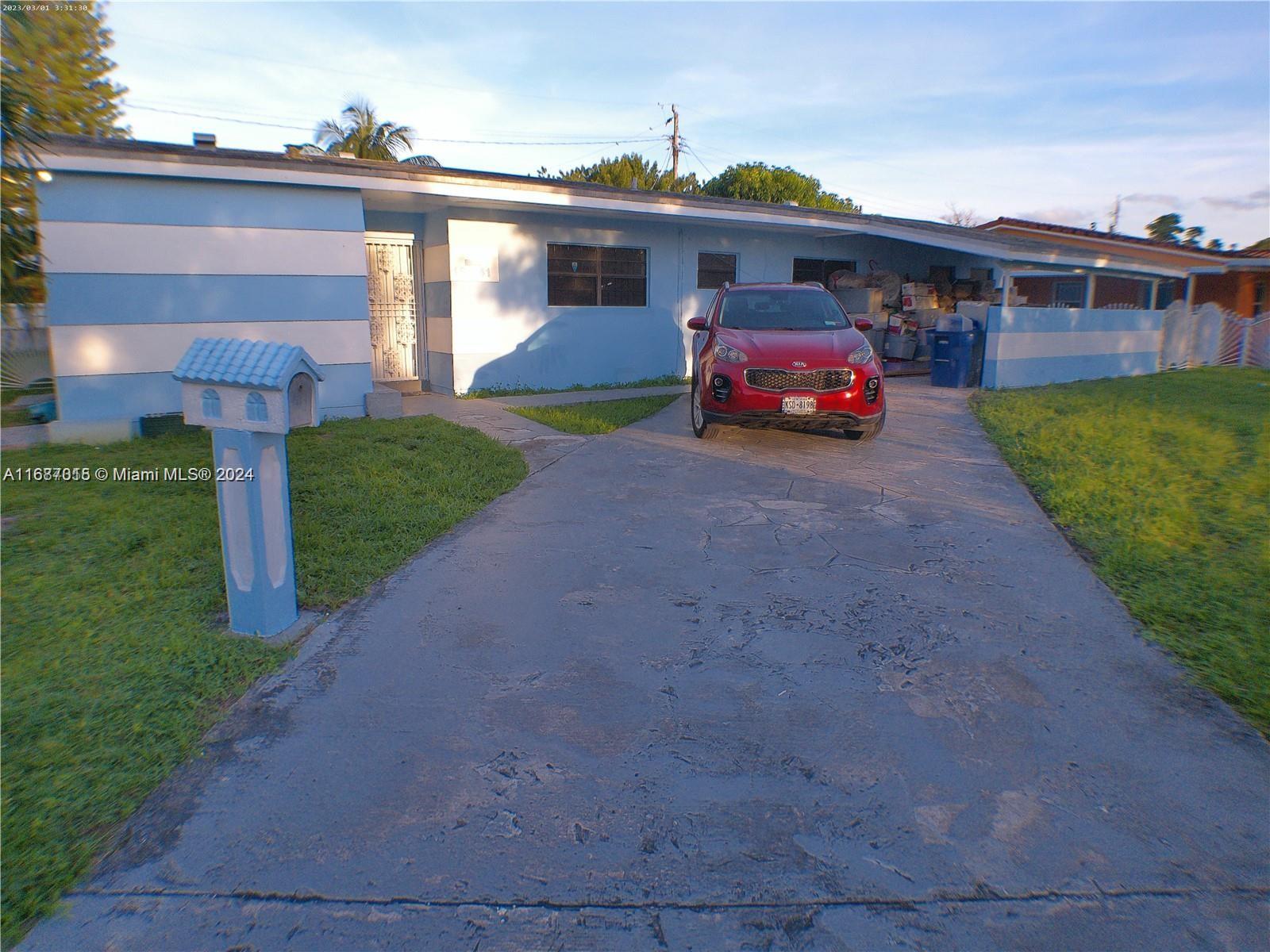 RENT WITH OPTION. BEAUTIFULL SINGLE FAMILY HOME COMPLETELY FENCE FOR RENT WITH OPTION TO PURCHASE LOCATED IN THE QUIET AREA EASY ACCESS TO ALL MAJOR EXPRESS WAY. HURRY UP IT WON'T LAST LONG. CALL YOUR BROKER FOR MORE INFORMATION. WHEN YOU PAY $3,200 OPTION RENT, $200 WILL GO TOWARD THE DEPOSIT TO PURCHASE. FOR EXAMPLE, IF YOU COMPLETE THE PURCHASE IN 10 MONTHS AND YOU HAVE BEEN PAYING $3200 PER MONTH THAT MEANS YOU HAVE 10 TIMES $200 EQUAL $2,000 TOWARD YOUR PURCHASE.
