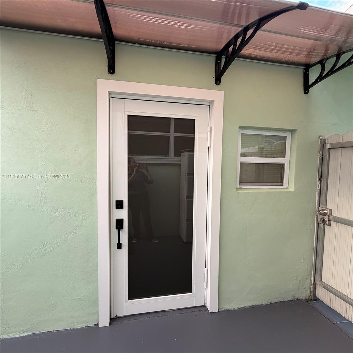 HOLLYWOOD HEIGHTS ESTATES - Residential Lease