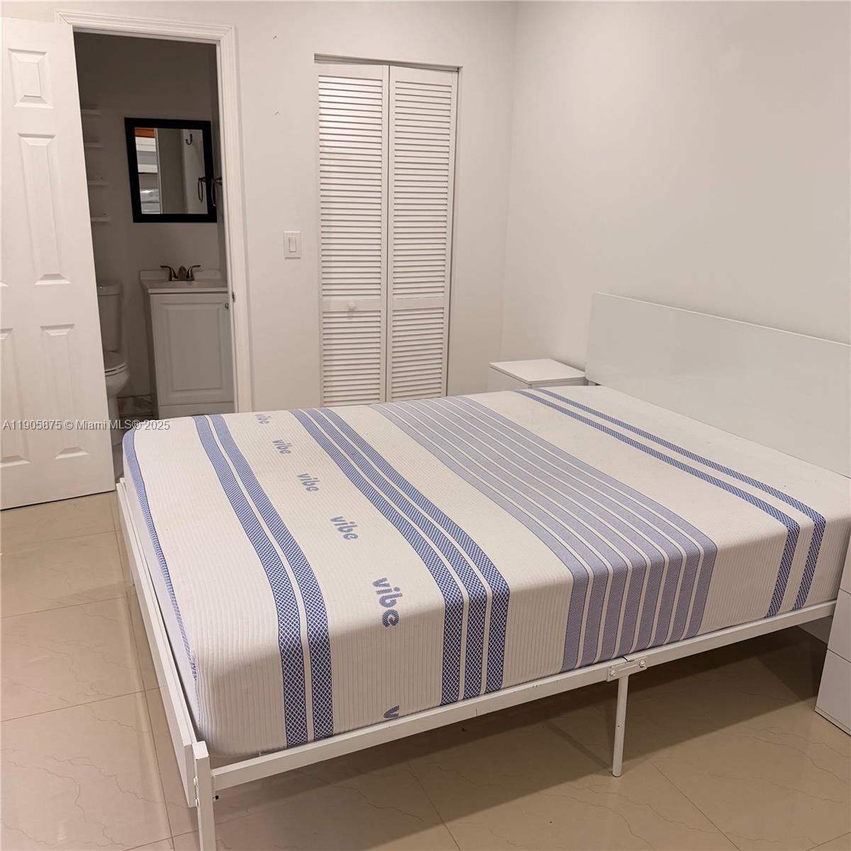 HOLLYWOOD HEIGHTS ESTATES - Residential Lease