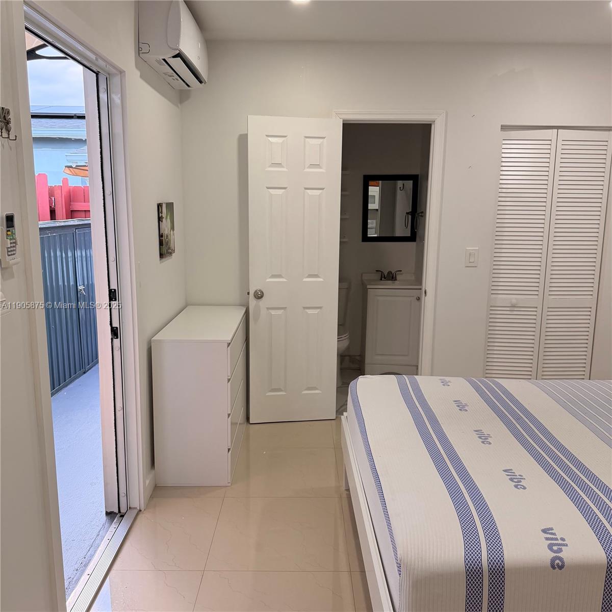 HOLLYWOOD HEIGHTS ESTATES - Residential Lease