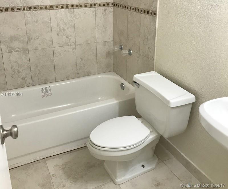 KENDALLWOOD VILLAS CONDO - Residential