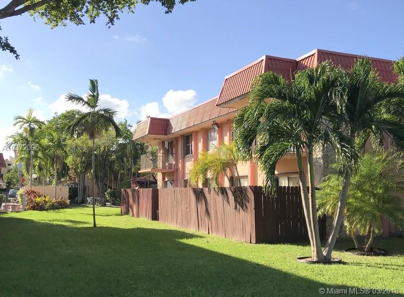 KENDALLWOOD VILLAS CONDO - Residential