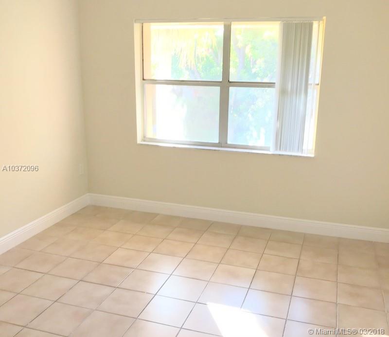 KENDALLWOOD VILLAS CONDO - Residential