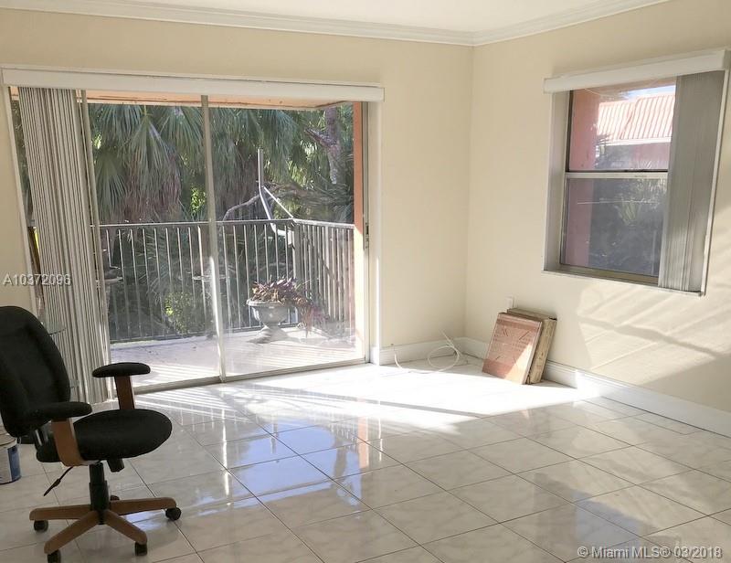 KENDALLWOOD VILLAS CONDO - Residential