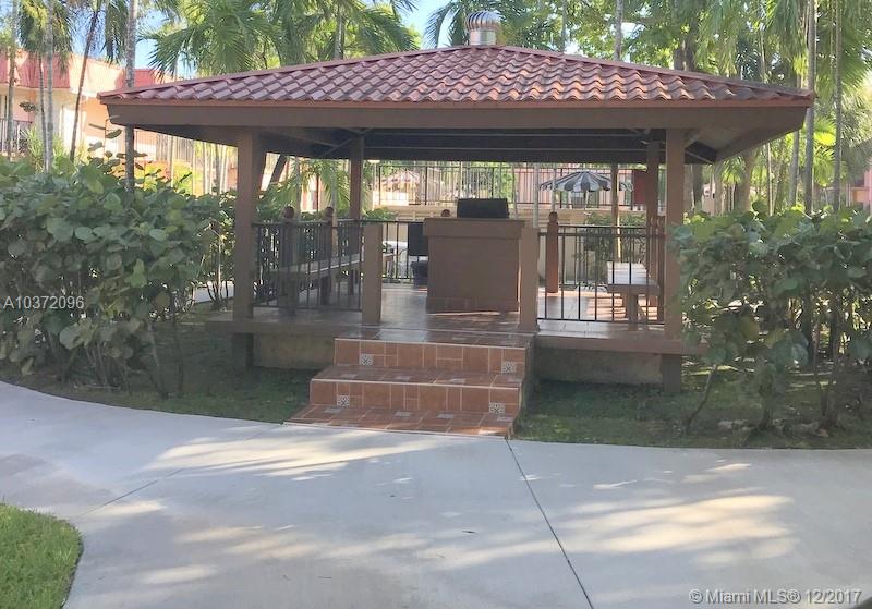 KENDALLWOOD VILLAS CONDO - Residential